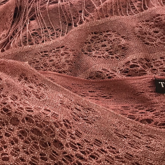 Pink Metallic Shawl NWOT - Picture 7 of 8